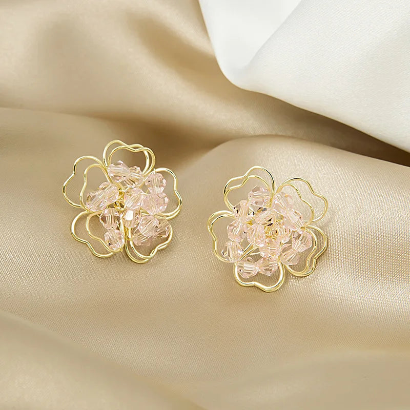 Boho-style white flower stud earrings for women and girls, perfect for summer beach wear.