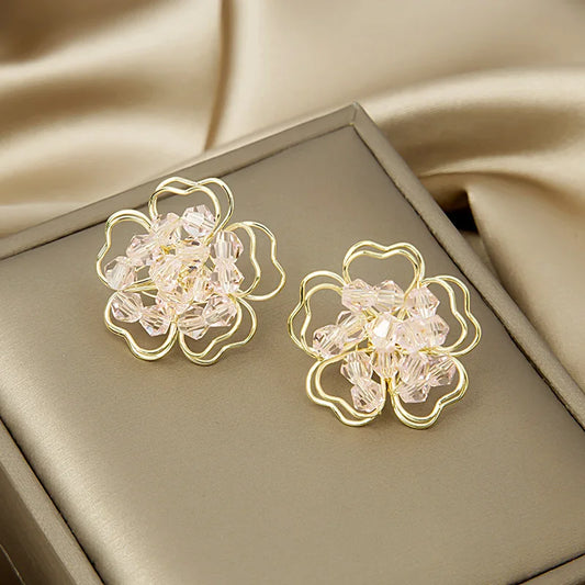 Boho-style white flower stud earrings for women and girls, perfect for summer beach wear.