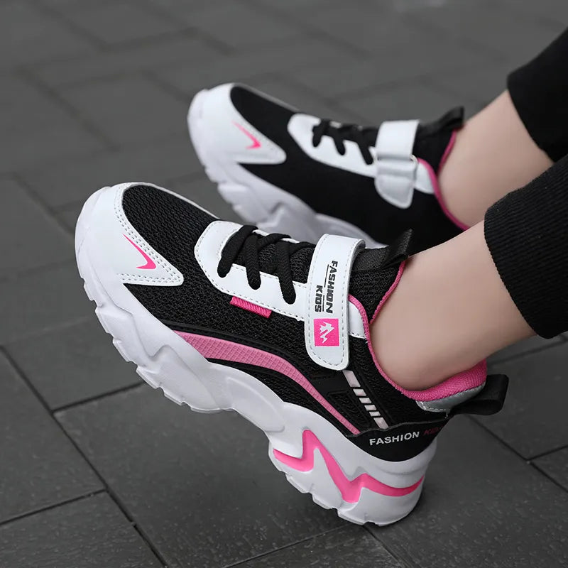 Pink kids' mesh sneakers for casual wear in summer. Suitable for boys and girls, providing breathable comfort for walking and sports