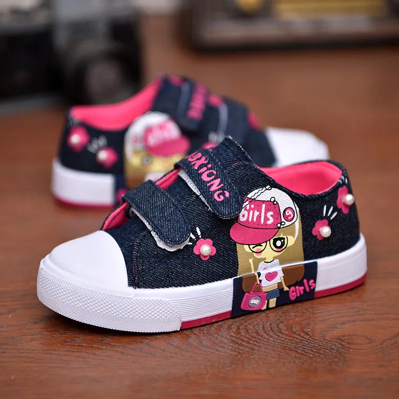 Children's canvas shoes for girls, featuring cowboy style and breathability, ideal for outdoor leisure activities