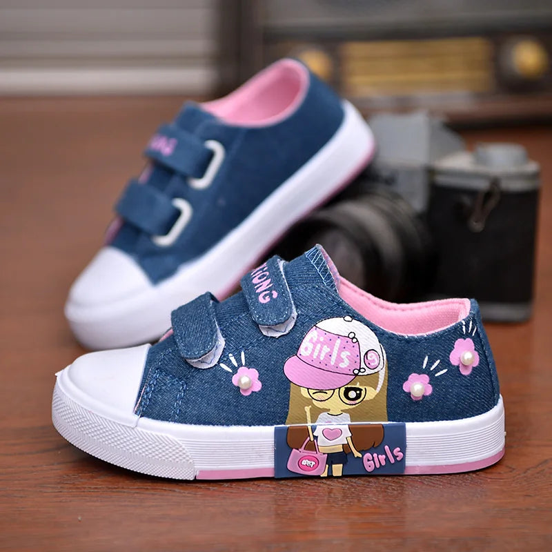 Children's canvas shoes for girls, featuring cowboy style and breathability, ideal for outdoor leisure activities