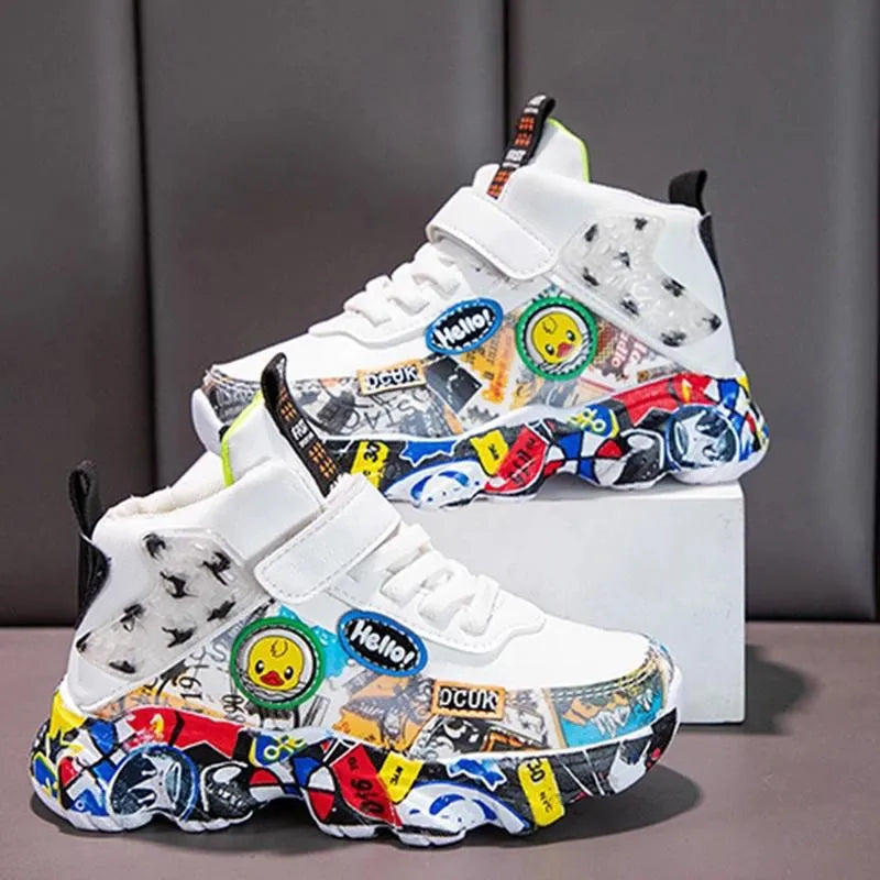 Kids' sports sneakers, size 26-36, featuring cartoon graffiti patterns. Perfect for boys and girls for casual wear or basketball