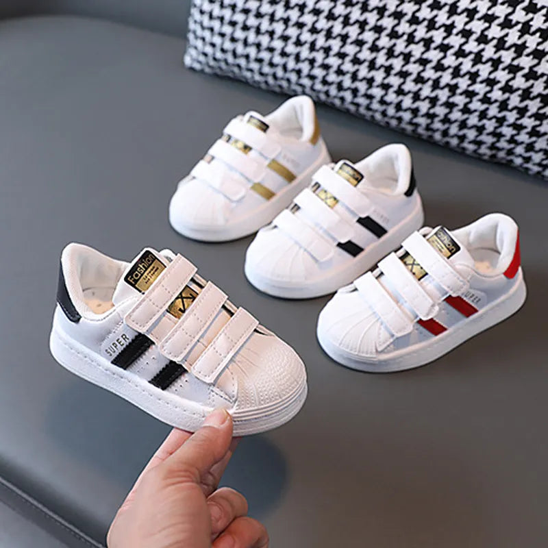 Kids' white sneakers with non-slip soles, hook design for easy wear, breathable material, suitable for boys and girls, ideal for outdoor activities