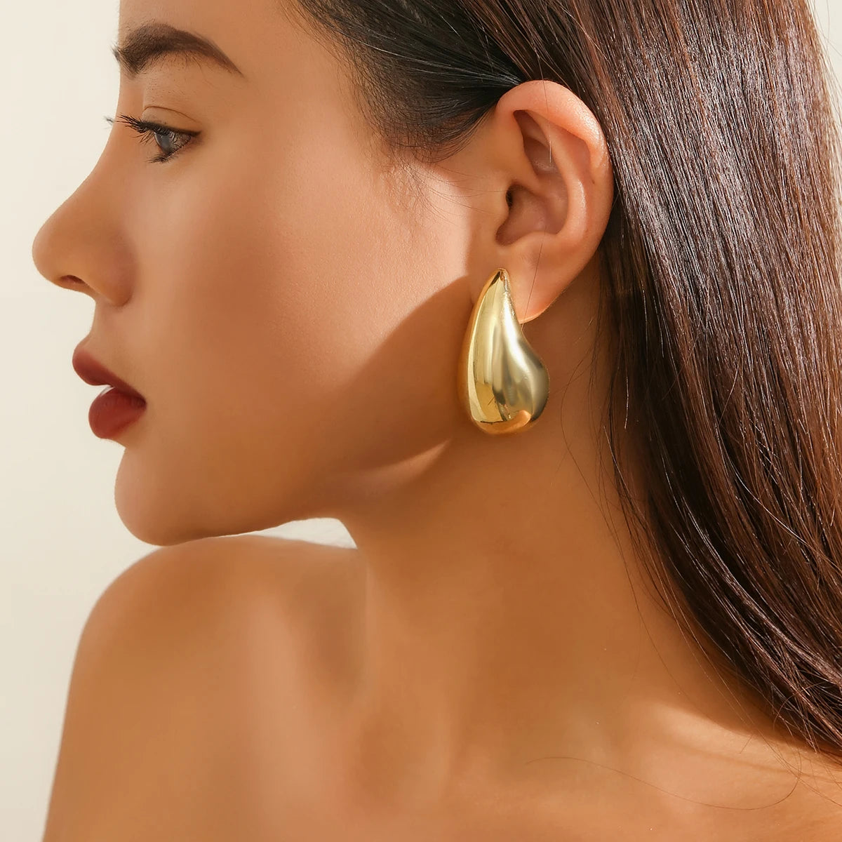 IngeSight.Z Large Water Drop Metal Earrings, Retro Gold Color, Smooth Chunky Design, for Women, Ideal for Parties and Gifts