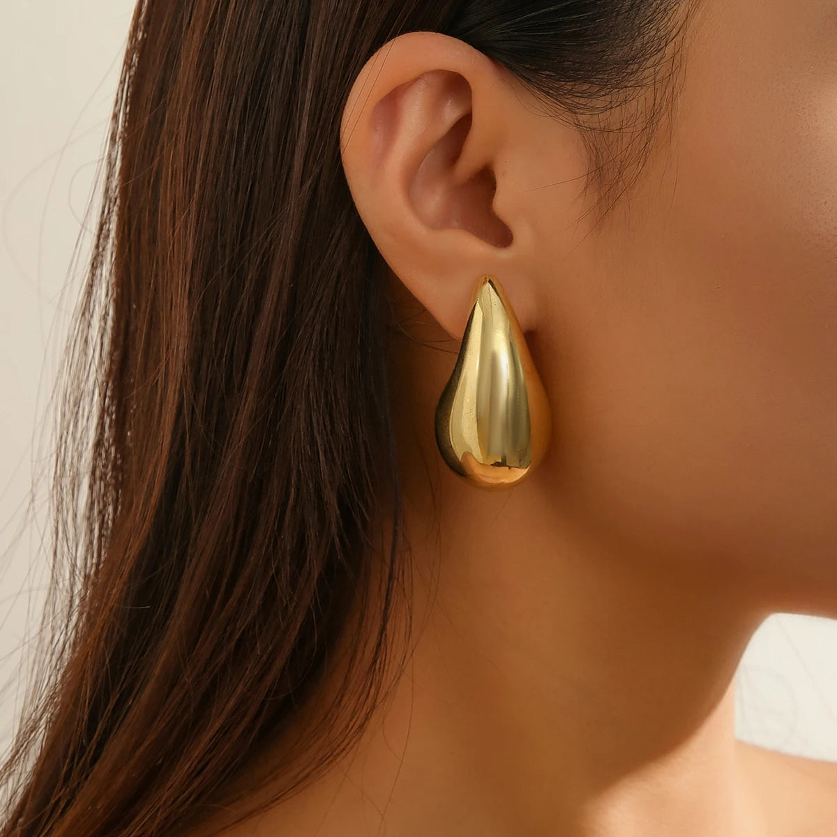 IngeSight.Z Large Water Drop Metal Earrings, Retro Gold Color, Smooth Chunky Design, for Women, Ideal for Parties and Gifts