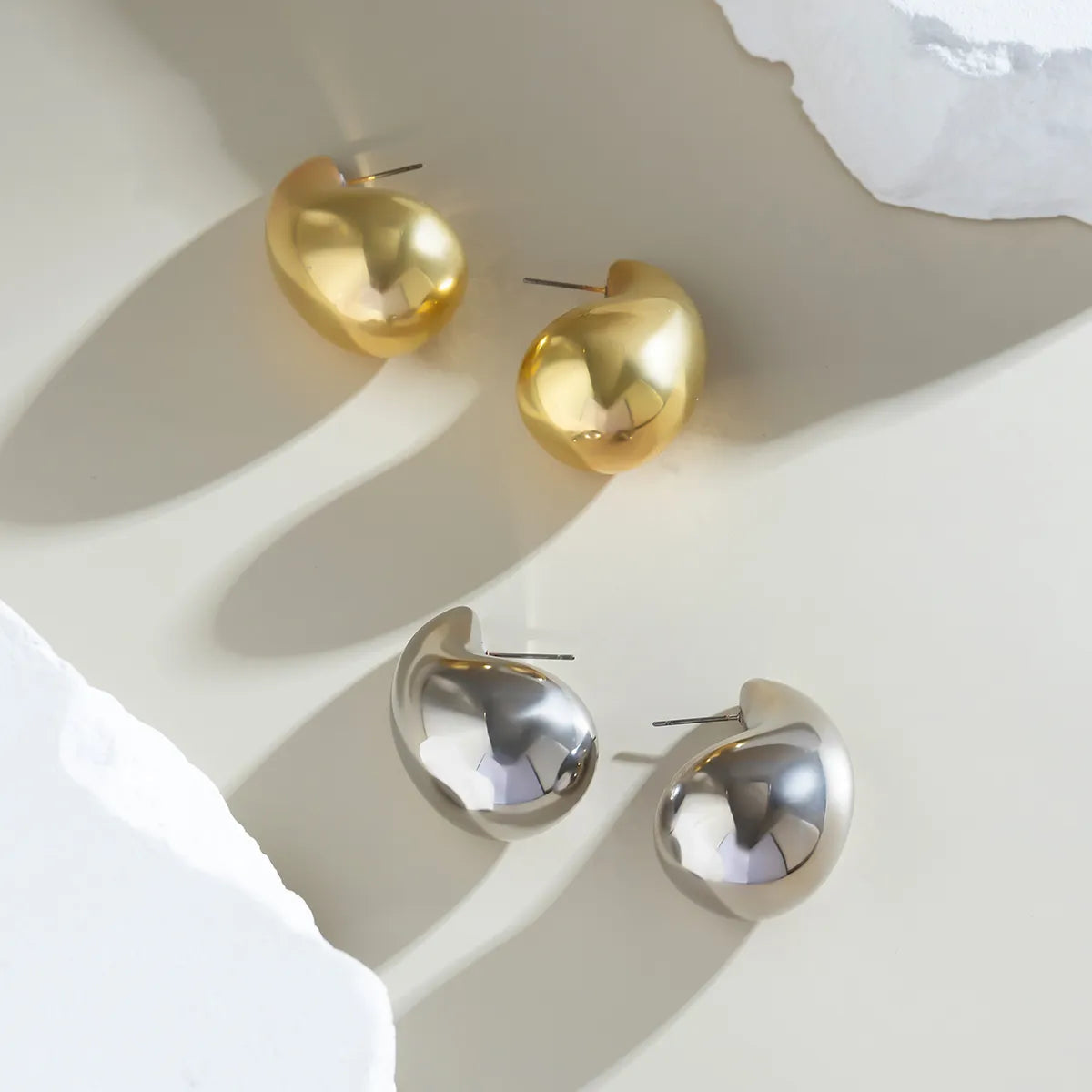 IngeSight.Z Large Water Drop Metal Earrings, Retro Gold Color, Smooth Chunky Design, for Women, Ideal for Parties and Gifts